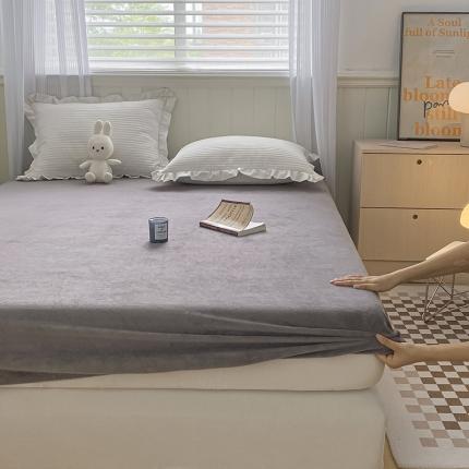 91家纺网 家纺一手货源 找家纺 （总）三朵 2022新款高克重牛奶绒印花床笠