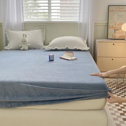 91家纺网 家纺一手货源 找家纺 （总）三朵 2022新款高克重牛奶绒印花床笠