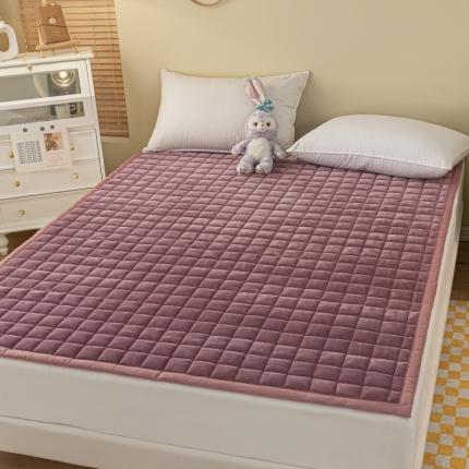 91家纺网 家纺一手货源 找家纺 总东宇2022新款直播供货A类母婴级高克重宝宝绒床垫-风格二