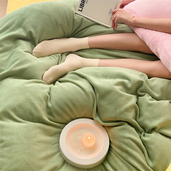 91家纺网 家纺一手货源 找家纺 时光里2022新款纯色混搭18色系列四件套 豆绿配黄粉黄