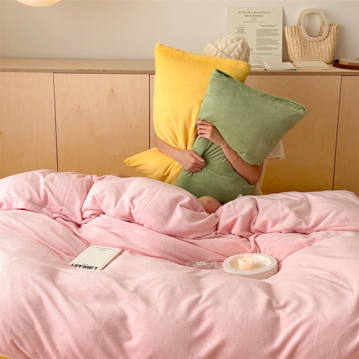 91家纺网 家纺一手货源 找家纺 时光里2022新款纯色混搭18色系列四件套 樱花粉配黄绿黄