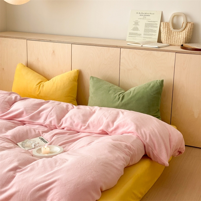 91家纺网 家纺一手货源 找家纺 时光里2022新款纯色混搭18色系列四件套 樱花粉配黄绿黄