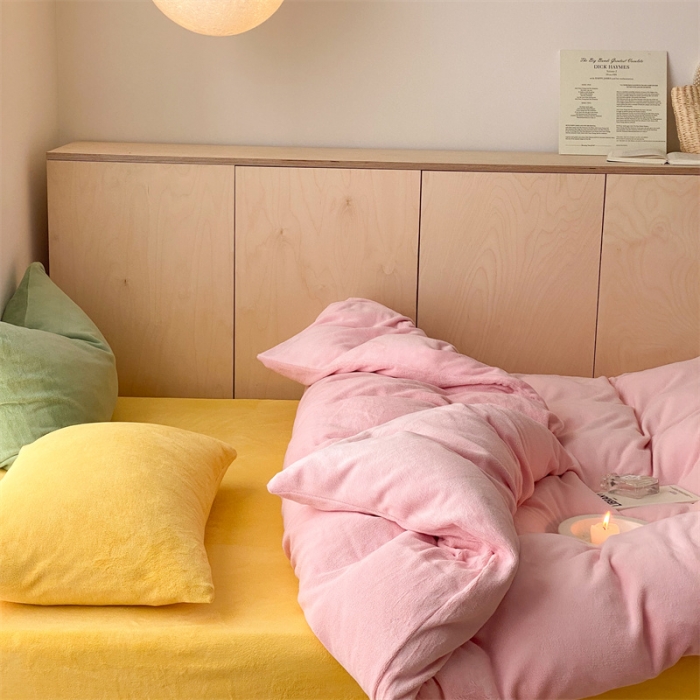 91家纺网 家纺一手货源 找家纺 时光里2022新款纯色混搭18色系列四件套 樱花粉配黄绿黄