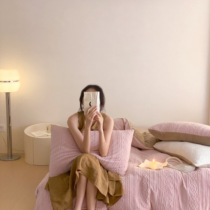 91家纺网 家纺一手货源 找家纺 梦享生活 新款加厚牛奶雕花绒四件套 花枝-粉（普通款）