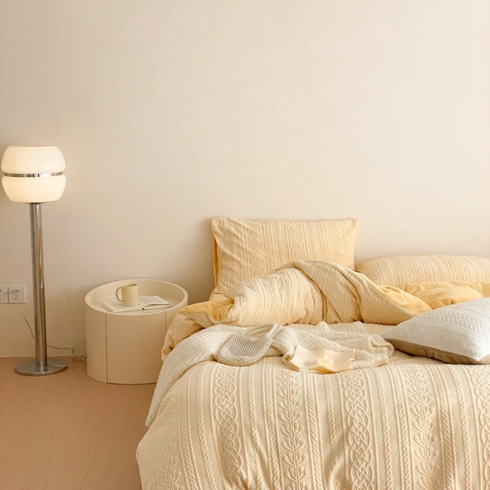 91家纺网 家纺一手货源 找家纺 梦享生活 新款加厚牛奶雕花绒四件套 花枝-奶黄（普通款）