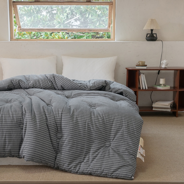 91家纺网 家纺一手货源 找家纺 棉邦2022新款全棉水洗棉大豆被 黑细条