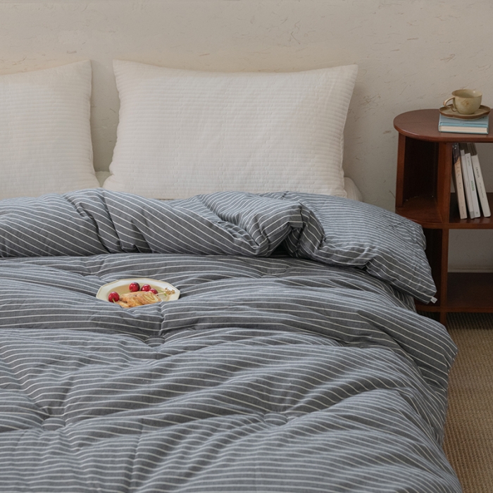 91家纺网 家纺一手货源 找家纺 棉邦2022新款全棉水洗棉大豆被 黑细条