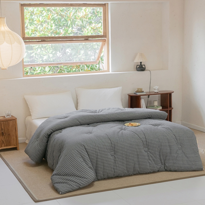 91家纺网 家纺一手货源 找家纺 棉邦2022新款全棉水洗棉大豆被 黑细条