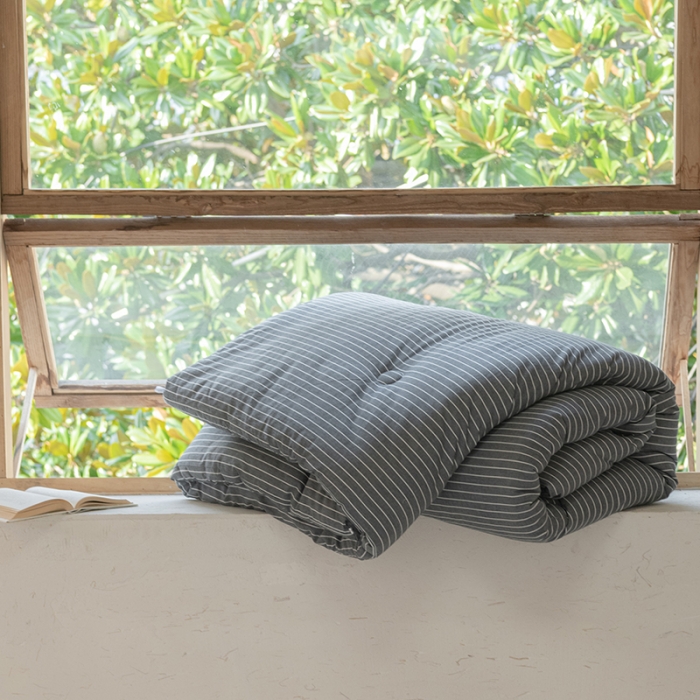 91家纺网 家纺一手货源 找家纺 棉邦2022新款全棉水洗棉大豆被 黑细条