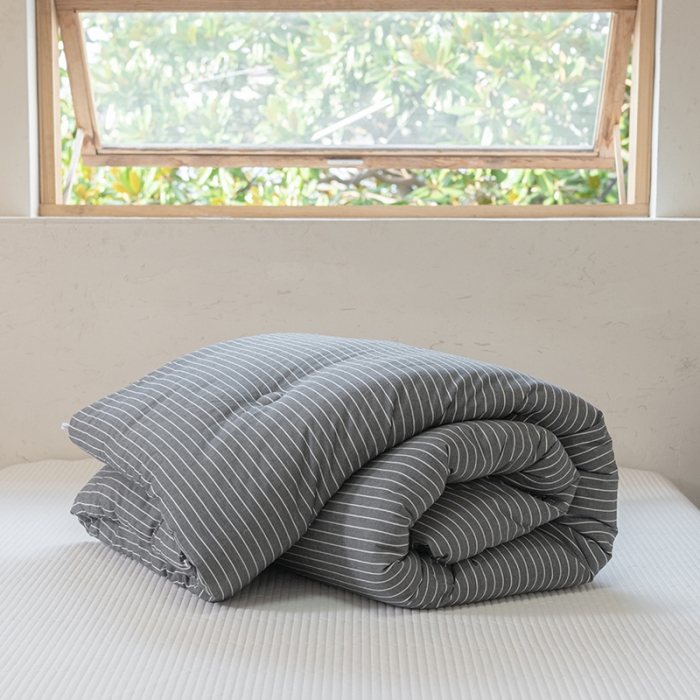 91家纺网 家纺一手货源 找家纺 棉邦2022新款全棉水洗棉大豆被 黑细条