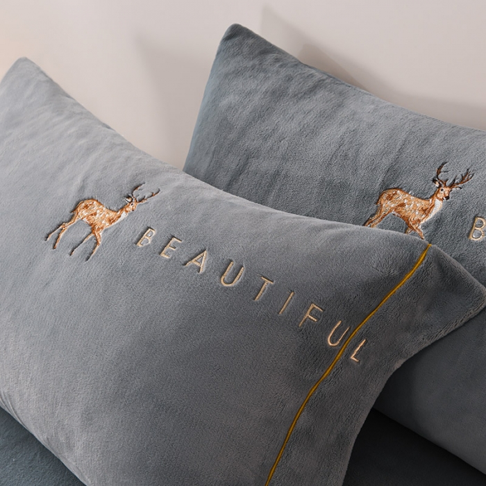 91家纺网 家纺一手货源 找家纺 金麦 2022新款230克全消光A类牛奶绒四件套-梦鹿 浅灰