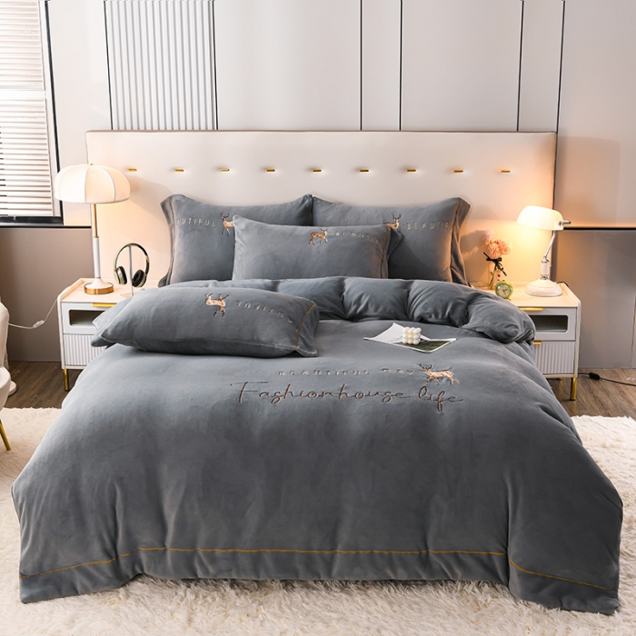 91家纺网 家纺一手货源 找家纺 金麦 2022新款230克全消光A类牛奶绒四件套-梦鹿 浅灰