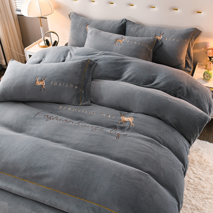 91家纺网 家纺一手货源 找家纺 金麦 2022新款230克全消光A类牛奶绒四件套-梦鹿 浅灰