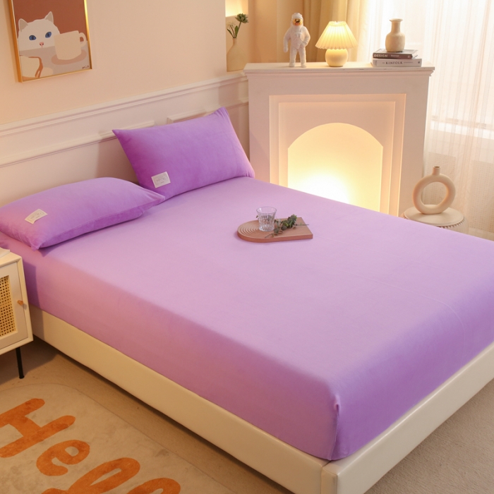 91家纺网 家纺一手货源 找家纺 2025啊雅家居新款牛奶绒全包床笠 紫色