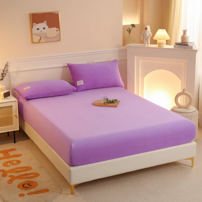 91家纺网 家纺一手货源 找家纺 2025啊雅家居新款牛奶绒全包床笠 紫色