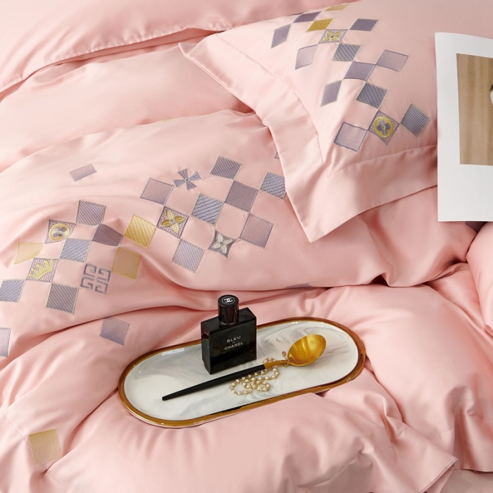 91家纺网 家纺一手货源 找家纺 宅家居 180支阿克苏长绒棉刺绣全棉四件套-芙尼系列 樱花粉