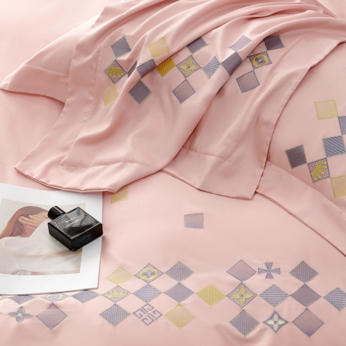 91家纺网 家纺一手货源 找家纺 宅家居 180支阿克苏长绒棉刺绣全棉四件套-芙尼系列 樱花粉