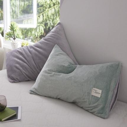 91家纺网 家纺一手货源 找家纺 爱港 2023冬季新款加厚牛奶绒法莱绒肌理纹枕套 绿+灰