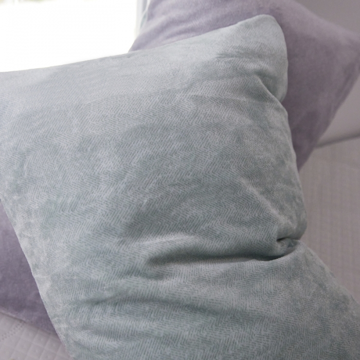 91家纺网 家纺一手货源 找家纺 爱港 2023冬季新款加厚牛奶绒法莱绒肌理纹枕套 绿+灰