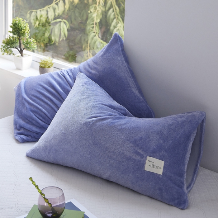 91家纺网 家纺一手货源 找家纺 爱港 2023冬季新款加厚牛奶绒法莱绒肌理纹枕套 牛仔蓝