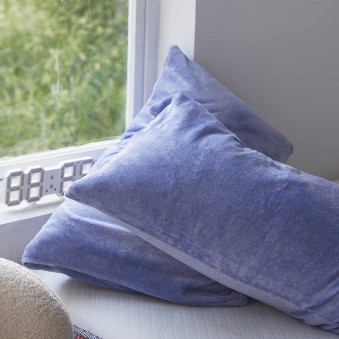 91家纺网 家纺一手货源 找家纺 爱港 2023冬季新款加厚牛奶绒法莱绒肌理纹枕套 牛仔蓝