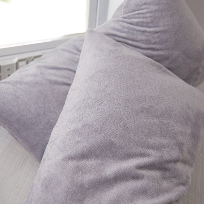 91家纺网 家纺一手货源 找家纺 爱港 2023冬季新款加厚牛奶绒法莱绒肌理纹枕套 学院灰