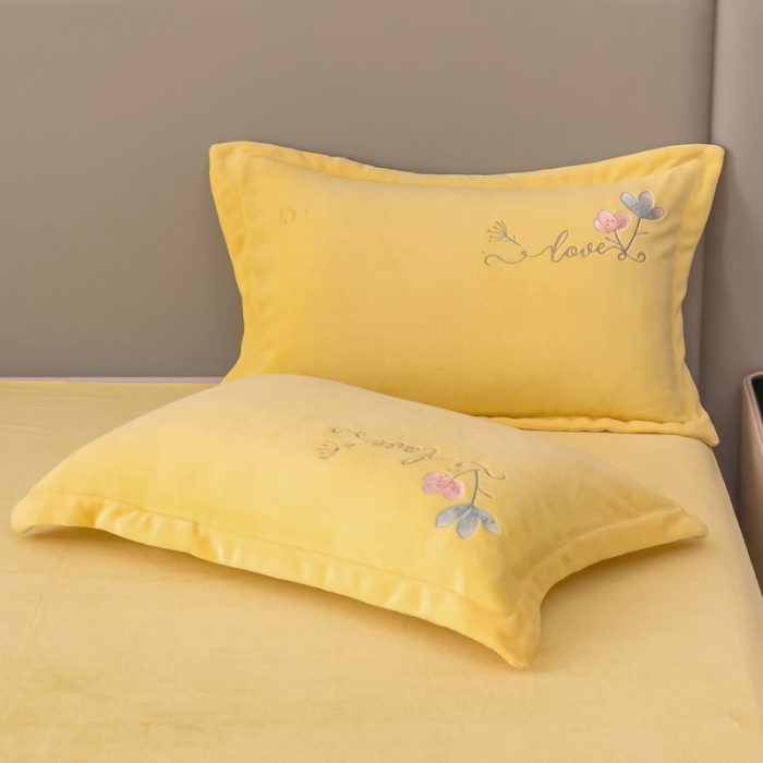 91家纺网 家纺一手货源 找家纺 （总）靓生活 新款纯色牛奶绒绣花小清新床裙四件套-初遇