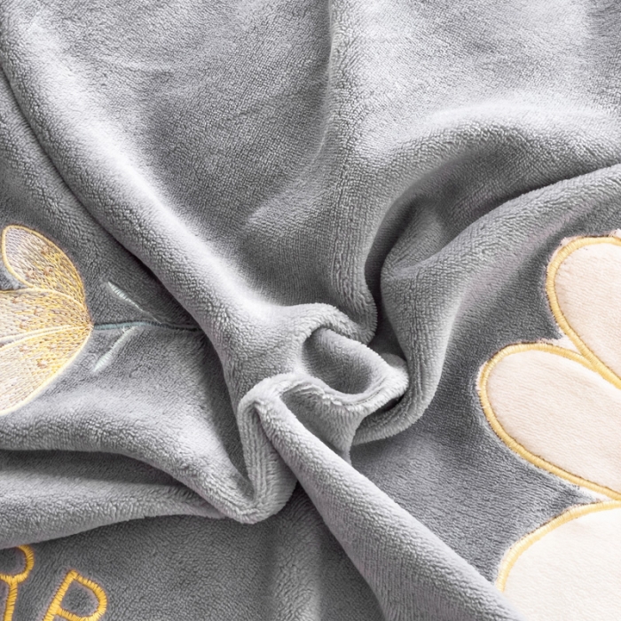 91家纺网 家纺一手货源 找家纺 靓生活 2022新款纯色牛奶绒绣花小清新床裙四件套-初遇 灰色