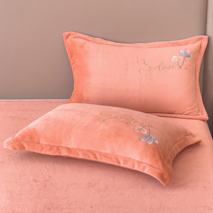 91家纺网 家纺一手货源 找家纺 靓生活 2022新款纯色牛奶绒绣花小清新床裙四件套-初遇 桔色