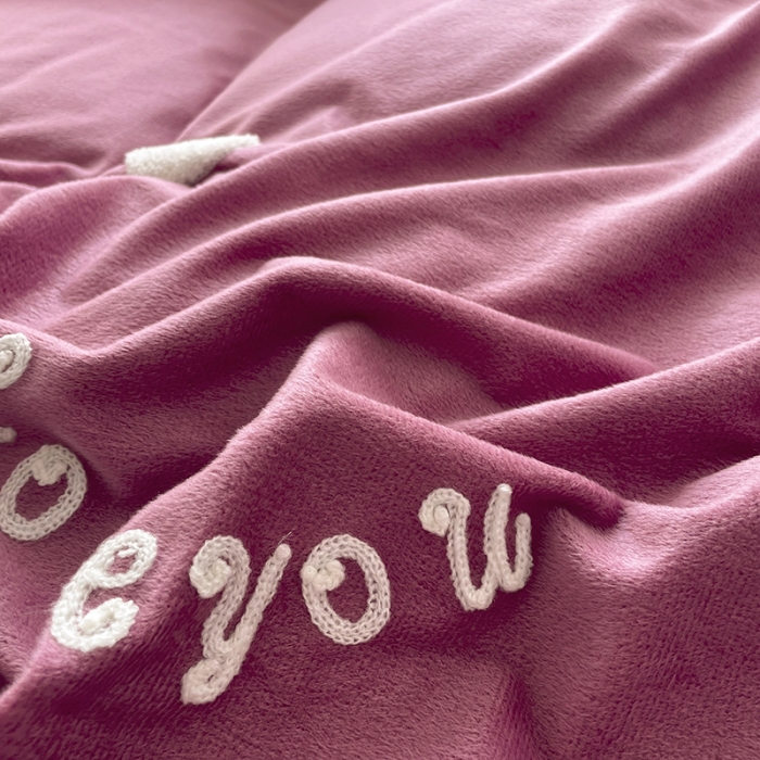 91家纺网 家纺一手货源 找家纺 金米诺 2022直播供货韩版花边纯色牛奶绒水晶四件套 豆沙色