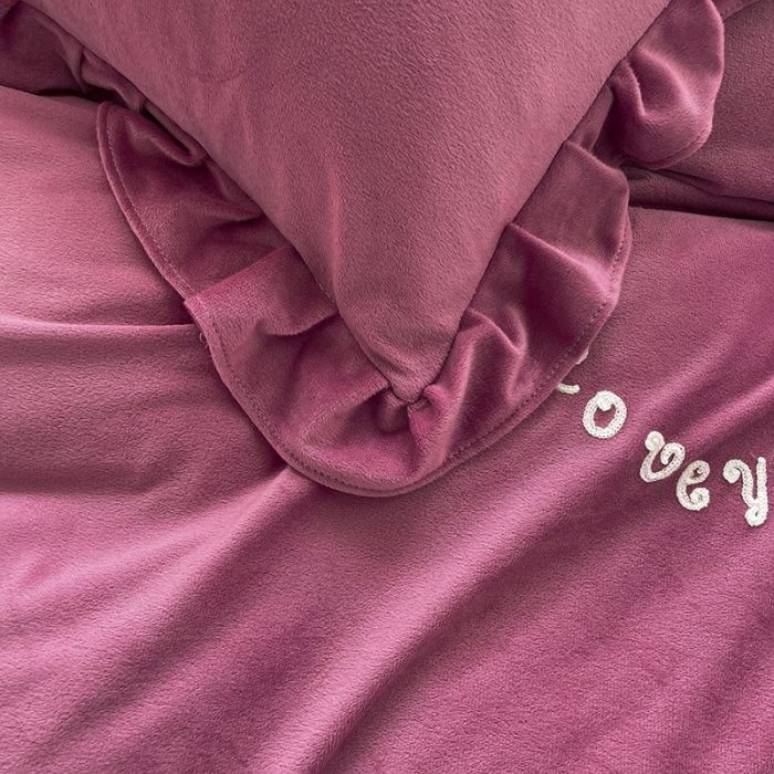 91家纺网 家纺一手货源 找家纺 金米诺 2022直播供货韩版花边纯色牛奶绒水晶四件套 豆沙色