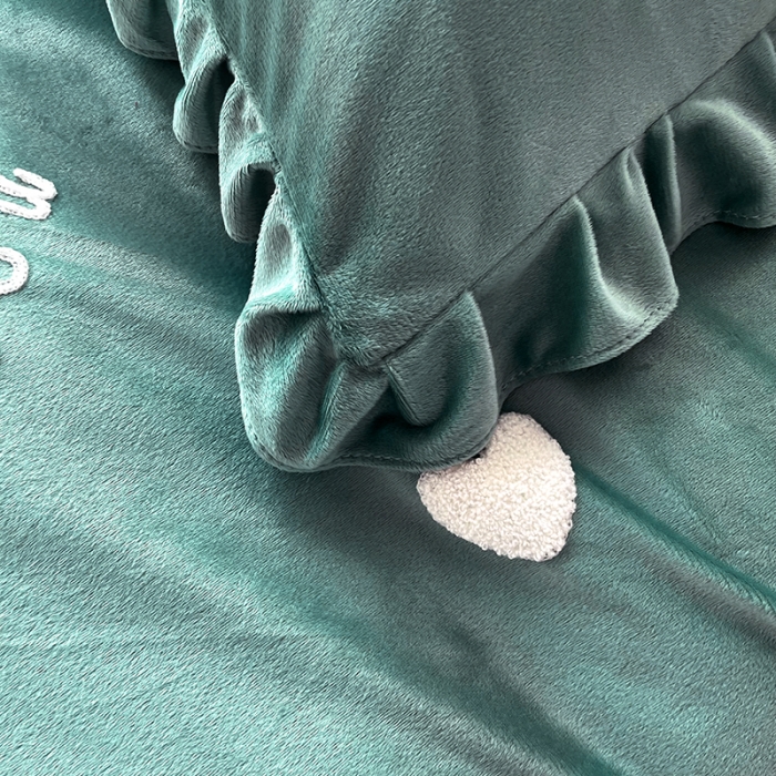 91家纺网 家纺一手货源 找家纺 金米诺 2022直播供货韩版花边纯色牛奶绒水晶四件套 橄榄绿