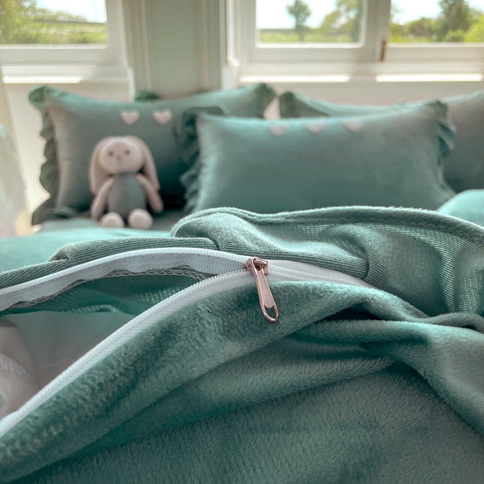 91家纺网 家纺一手货源 找家纺 金米诺 2022直播供货韩版花边纯色牛奶绒水晶四件套 橄榄绿