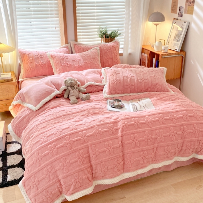 91家纺网 家纺一手货源 找家纺 蜜柚2024新款四叶草系提花塔芙绒列四件套 四叶草-豆粉