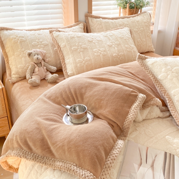 91家纺网 家纺一手货源 找家纺 蜜柚2024新款四叶草系列提花塔芙绒四件套四件套四叶草-奶白