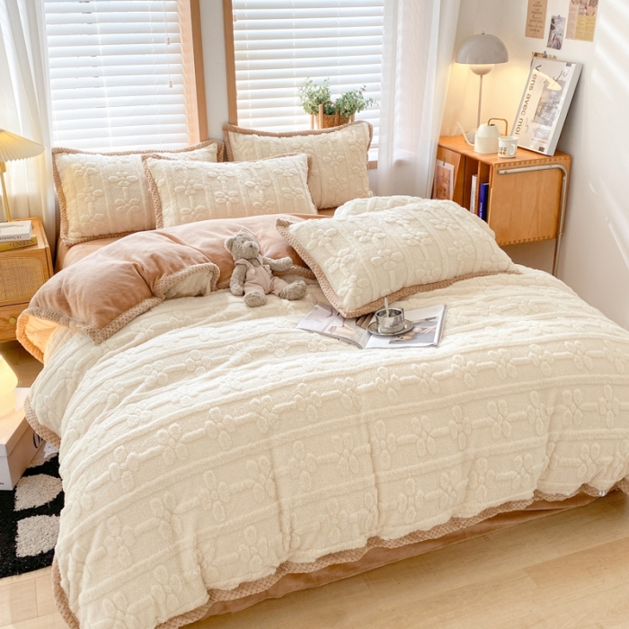 91家纺网 家纺一手货源 找家纺 蜜柚2024新款四叶草系列提花塔芙绒四件套四件套四叶草-奶白