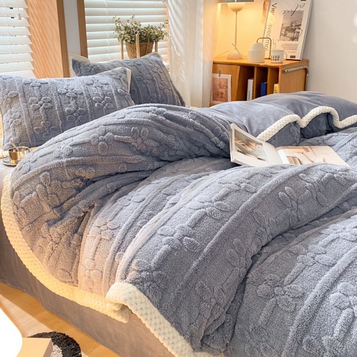 91家纺网 家纺一手货源 找家纺 蜜柚2024新款四叶草系列提花塔芙绒四件套 四叶草-星空灰