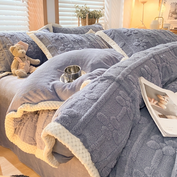 91家纺网 家纺一手货源 找家纺 蜜柚2024新款四叶草系列提花塔芙绒四件套 四叶草-星空灰