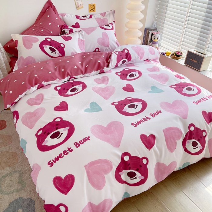 91家纺网 家纺一手货源 找家纺 小芽 迪士尼植物羊绒四件套 爱心草莓熊