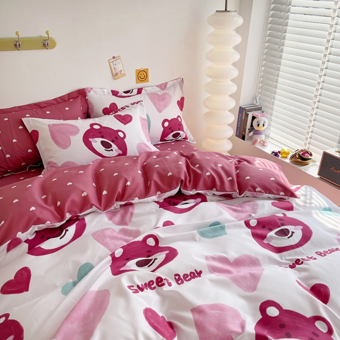 91家纺网 家纺一手货源 找家纺 小芽 迪士尼植物羊绒四件套 爱心草莓熊