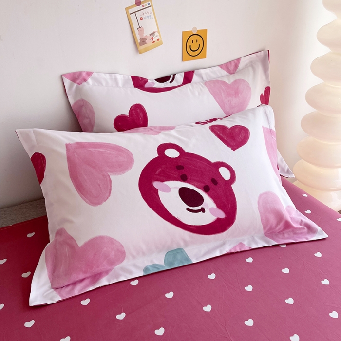 91家纺网 家纺一手货源 找家纺 小芽 迪士尼植物羊绒四件套 爱心草莓熊