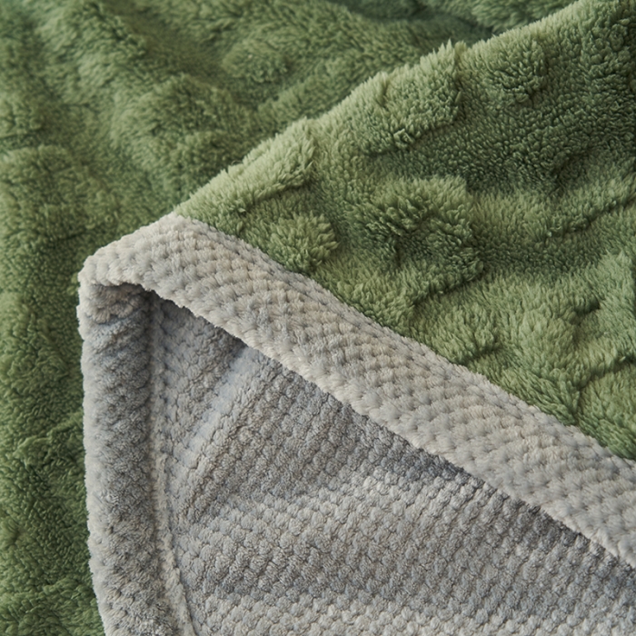 91家纺网 家纺一手货源 找家纺 21度C 2023新款塔复绒+贝贝绒双层复合毯 凌角点-灰绿