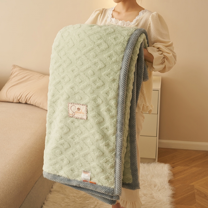 91家纺网 家纺一手货源 找家纺 21度C 2023新款塔复绒+贝贝绒双层复合毯 凌角点-浅灰绿