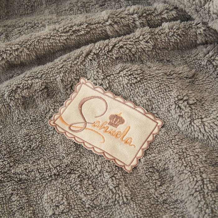 91家纺网 家纺一手货源 找家纺 21度C 2023新款塔复绒+贝贝绒双层复合毯 凌角点-深冬灰