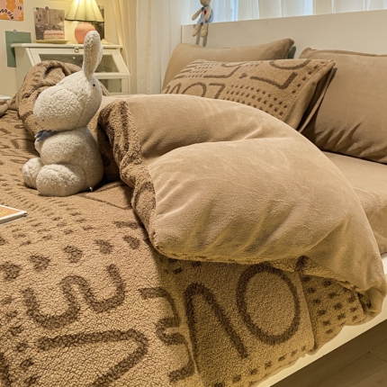 91家纺网 家纺一手货源 找家纺 奥汀洛2023加厚保暖泰迪绒提花全消光牛奶绒四件套-暖阳