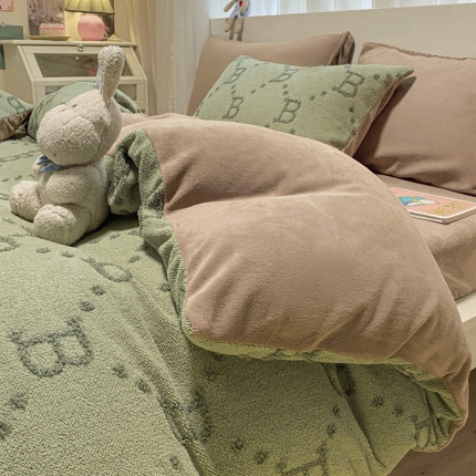 91家纺网 家纺一手货源 找家纺 奥汀洛2023加厚保暖泰迪绒提花全消光牛奶绒四件套-暖阳