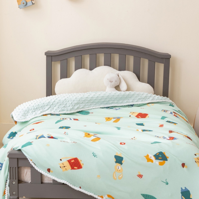 91家纺网 家纺一手货源 找家纺 喜多兔 2022新款小可爱豆豆被 动物王国绿色