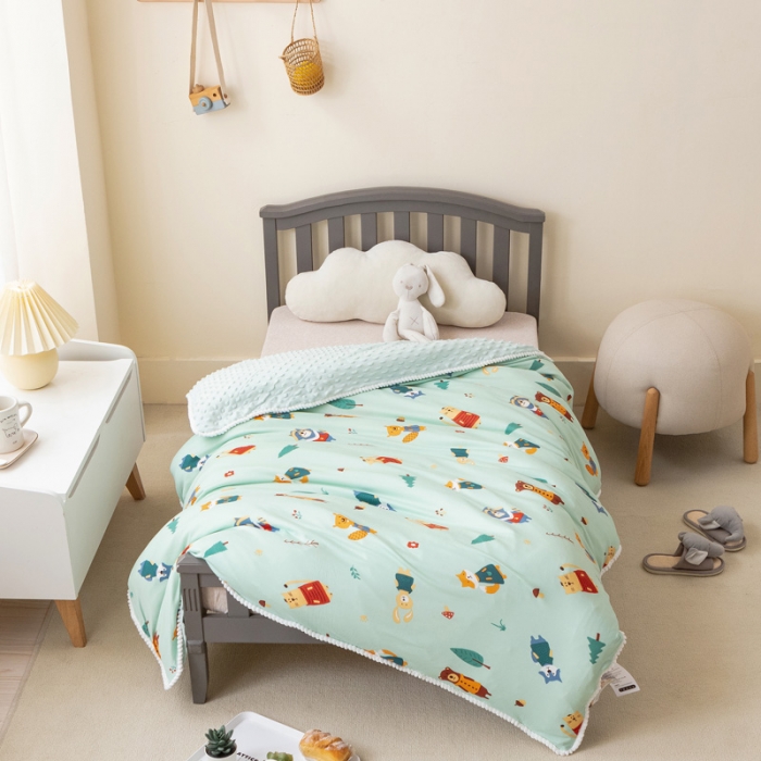 91家纺网 家纺一手货源 找家纺 喜多兔 2022新款小可爱豆豆被 动物王国绿色