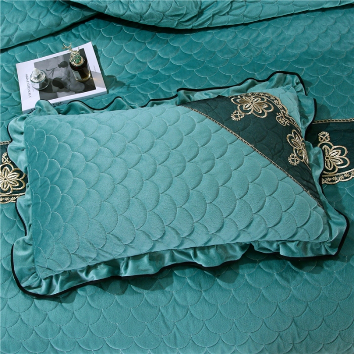 91家纺网 家纺一手货源 找家纺 青竹苑2022款水晶绒全绗缝床裙被套四件套加厚保暖被罩床罩 珊瑚绿