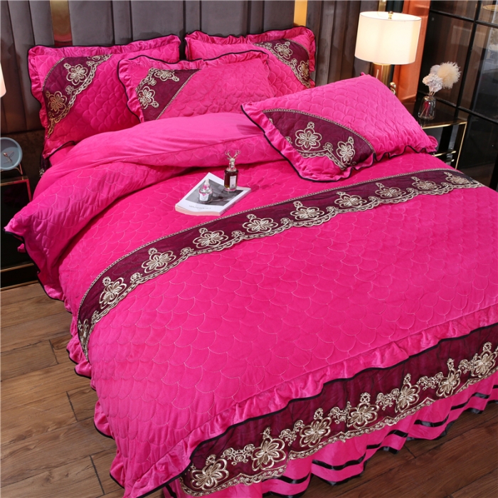 91家纺网 家纺一手货源 找家纺 青竹苑2022款水晶绒全绗缝床裙被套四件套加厚保暖被罩床罩 西瓜红